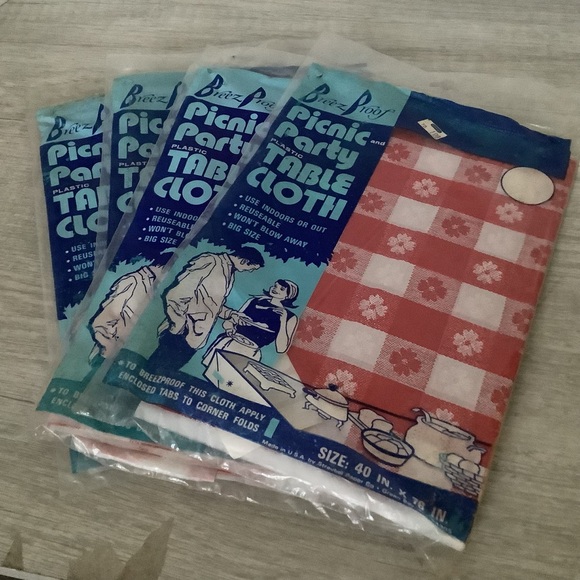Vintage Lot 4 Breez Proof Re-Usable Picnic Party Table Cloth 40" x 78” Checkered - Picture 8 of 9